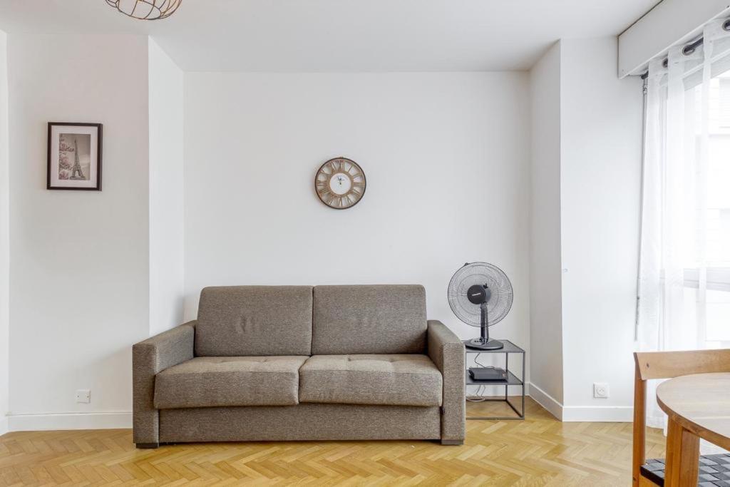 L'Appartement D'Art Et De Lumiere กลีชี ภายนอก รูปภาพ